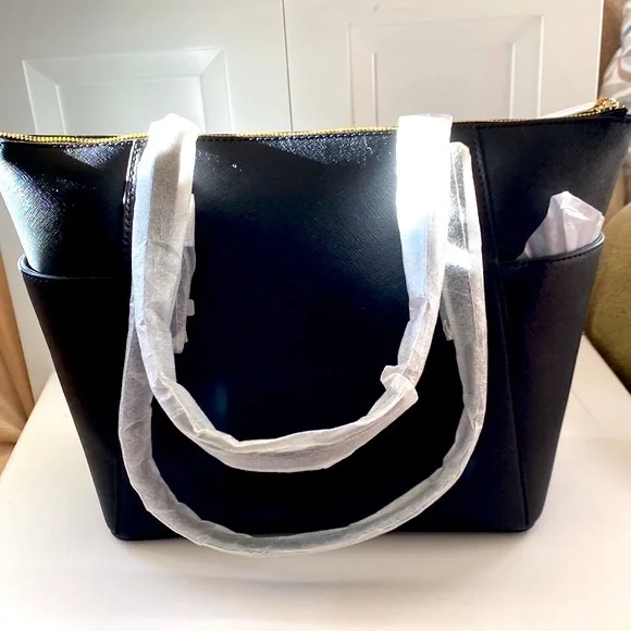MICHAEL KORS LARGE “CHARLOTTE” SAFFIANO BLACK LEATHER ZIP-TOP TOTE